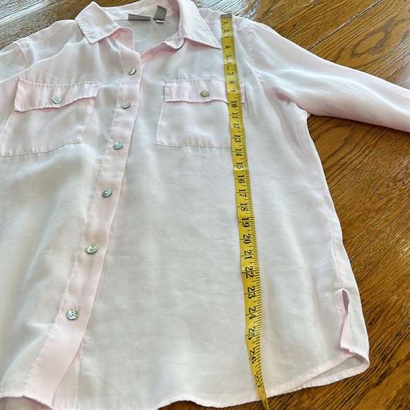 Chico’s pale pink button front blouse.  Size 2 (Medium).  Splits at hemline. - Picture 11 of 13